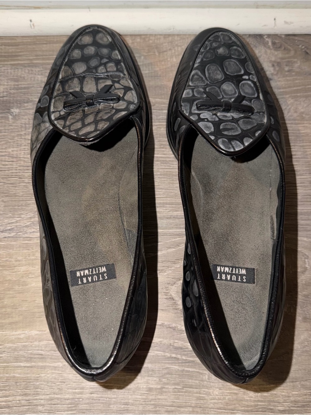 Stuart Weitzman Black Crocodile Embossed Leather Loafers 7